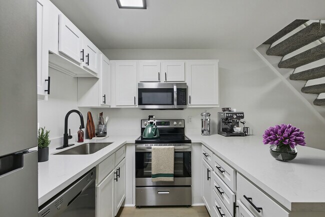 Building Photo - ReNew Greenway