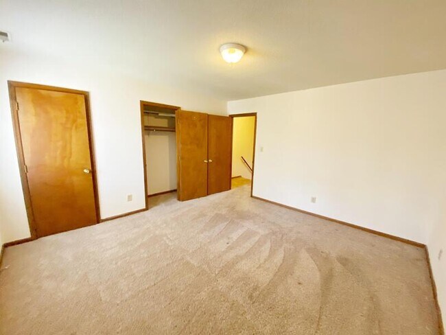 Photo - 908 Hearthridge Ct