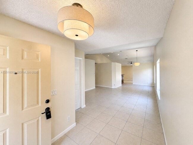 Photo - 854 San Remo Dr