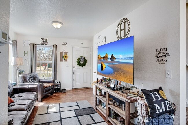 Photo - Adorable 2 bedroom townhome with garage!