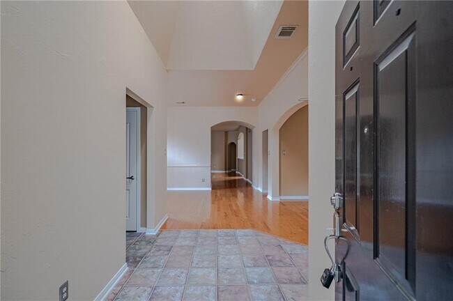 Photo - 27 Troon Dr