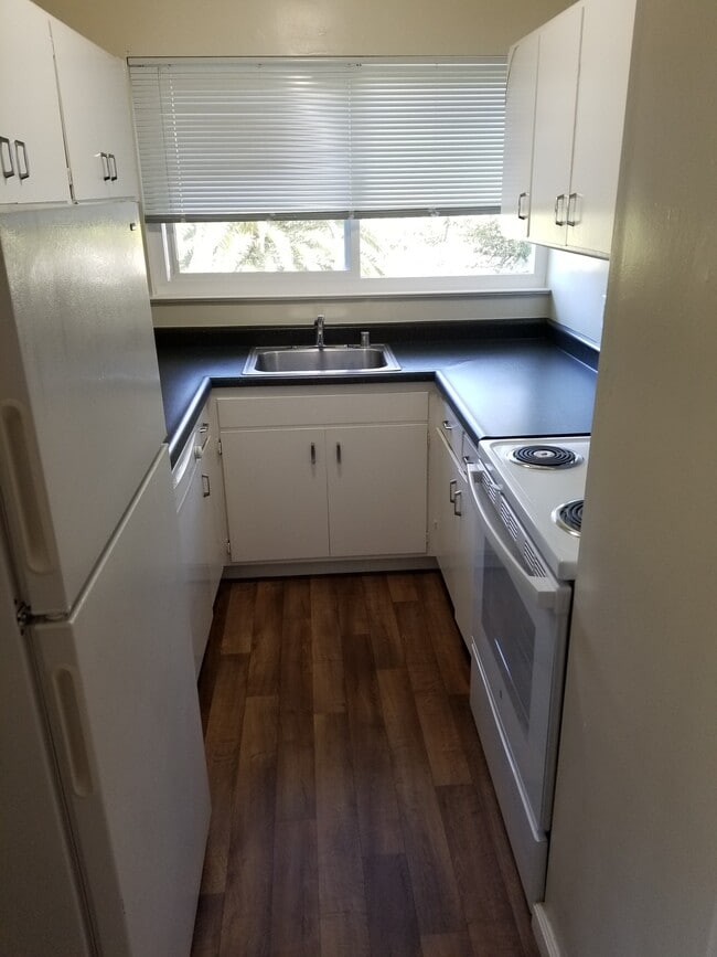 Photo - Pine Lane Apartments