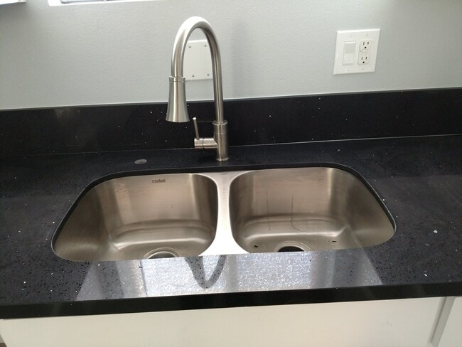 Photo - 3961 Halldale Ave Unidad 1