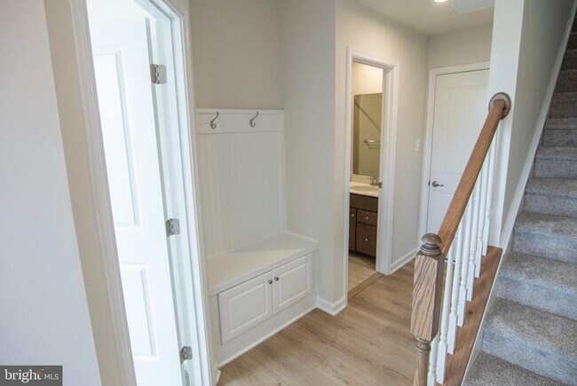 Photo - 9376 Tanfield Dr