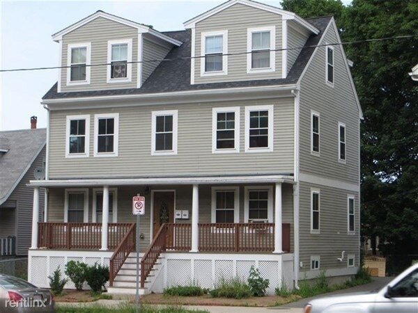Building Photo - 76 Seaver St Unit 2