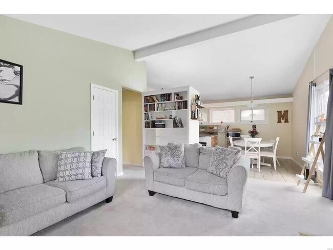 Photo - 527 Joshua Dr