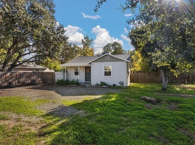 Building Photo - APPLY NOW