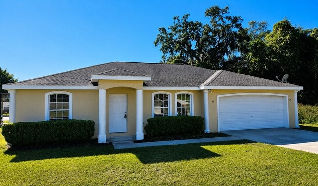 Building Photo - Move-In Ready 3-Bedroom Home with Vaulted Ceilings, Open Floor Plan & Two-Car Garage in Silver Sp...