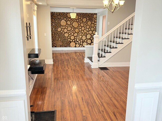 Photo - 1135 Spann Ave