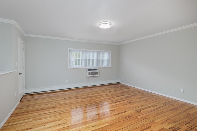 Maple Crest Apartments