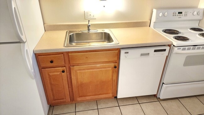 Photo - 918 S Logan St Unit 202