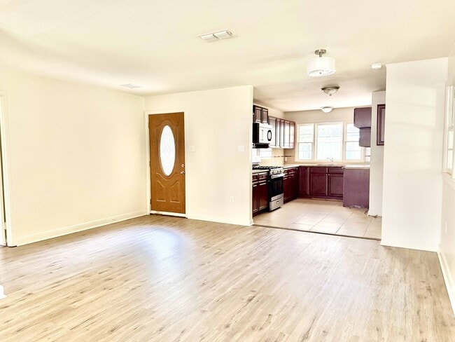 Photo - 343 S Fairfax Dr