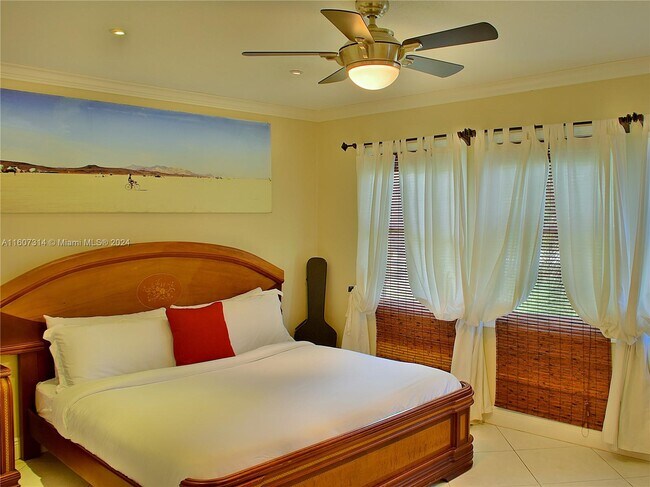 Photo - 2514 Monroe St