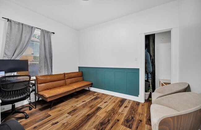 Photo - 2021 Gramercy Ave