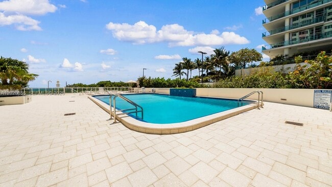 Photo - 6917 Collins Ave Unidad L-107