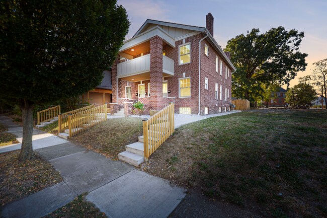 Building Photo - 605-607-607 S Champion Ave Unit 607 Rental
