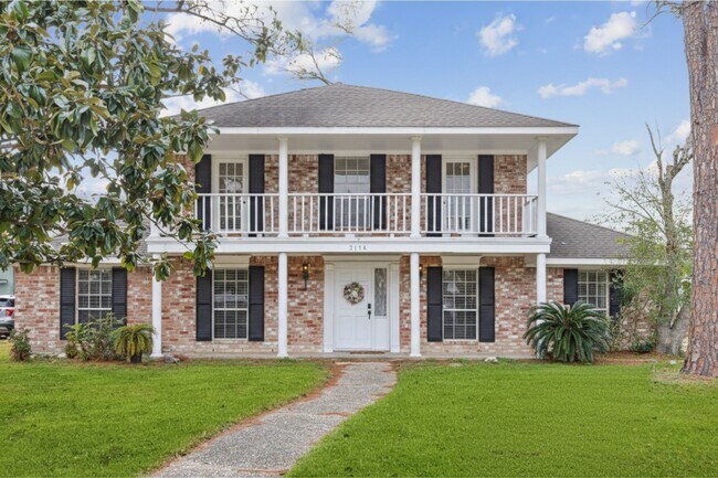 Photo - 2114 Briarview Dr