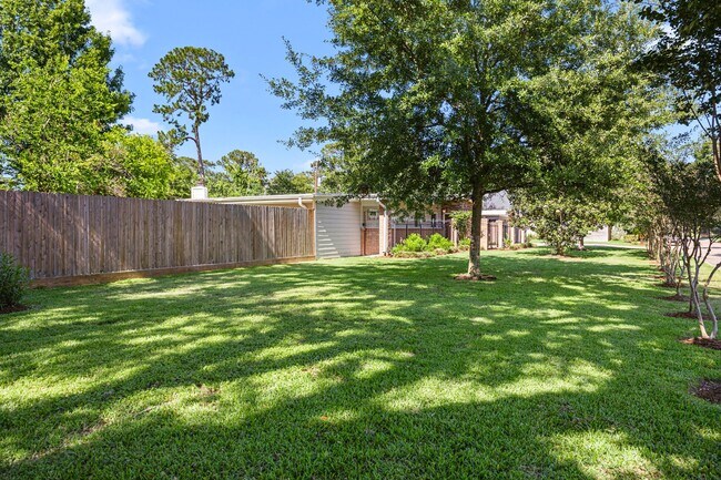 Photo - 10310 Mayfield Rd