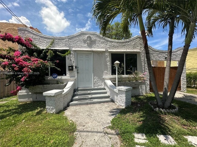 Building Photo - 267 NW 33rd St Rental