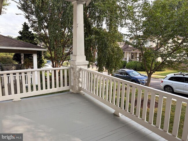 Photo - 27 W Wyatt Ave