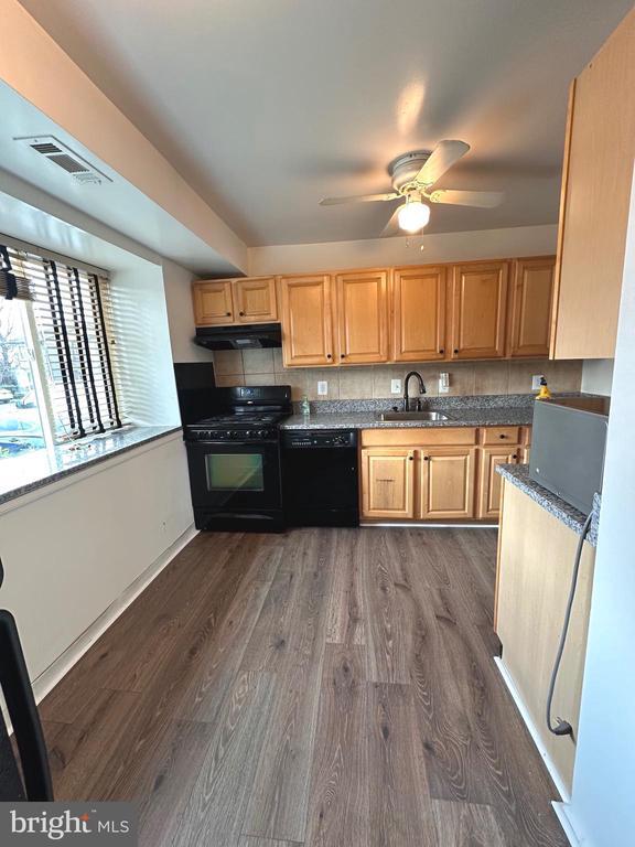 Photo - 2328 Sun Valley Cir