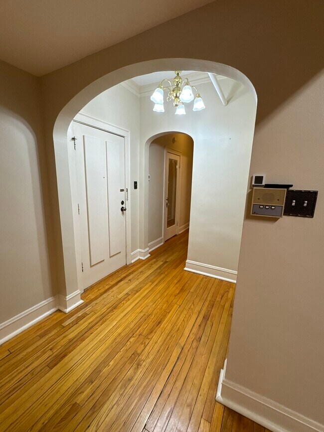 Photo - 7450 N Claremont Ave Unit 1G