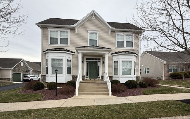 Building Photo - Three Bedroom Collegiate Station Home