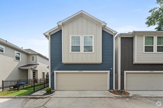 Building Photo - 1209 W Tidwell Rd Rental