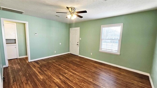 Photo - 135 W Lilac Ln