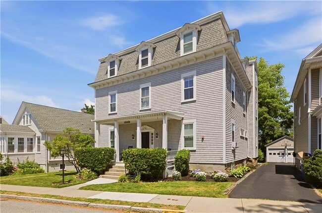 Building Photo - 3 Prairie Ave Unit 1