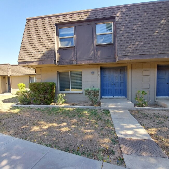 Front View - 1725 E Baker Dr Townhome