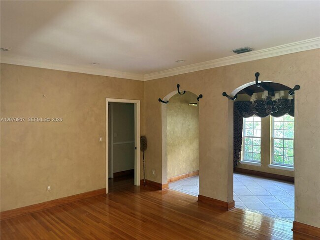 Photo - 805 Paradiso Ave
