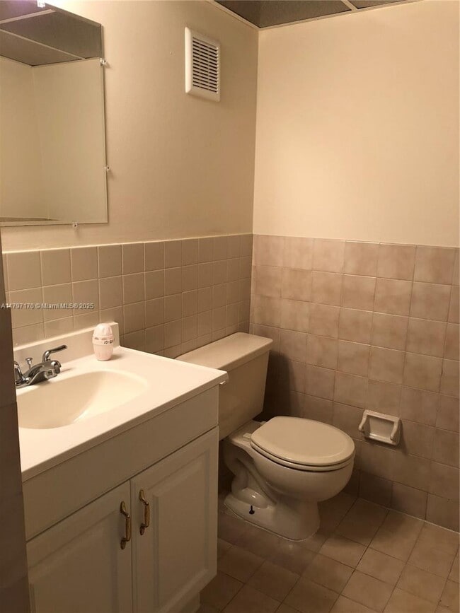 Photo - 1624 NE 151st St