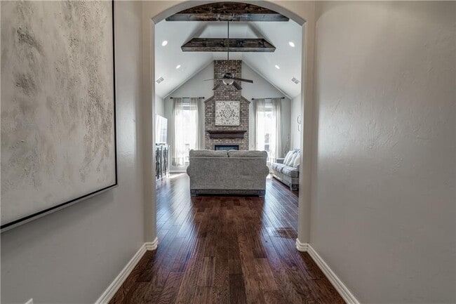 Photo - 1800 NW 194th Cir