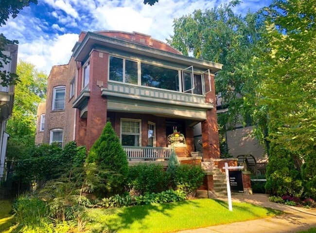Building Photo - 5522 N Wayne Ave Unit #2nd Floor