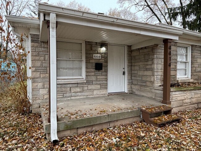 Photo - AVAILABLE NOW! Charming 2-Bed, 1-Bath Single-Family Home in Indianapolis!