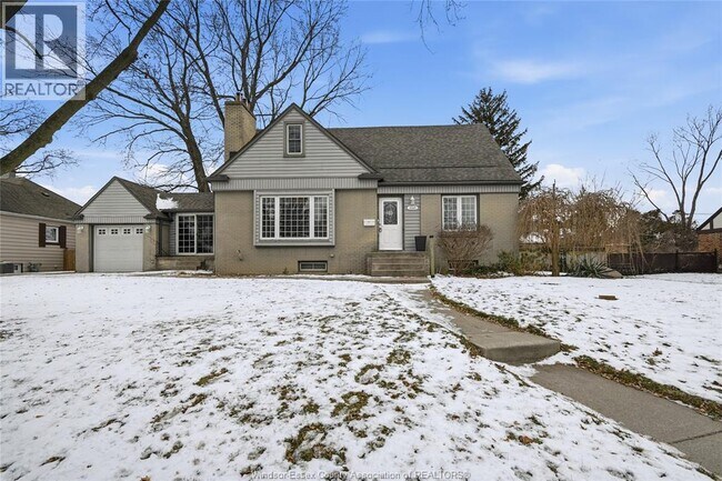 Photo - 2569 Norman Rd