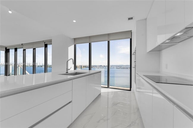 Photo - 700 NE 24th St Unit 1407