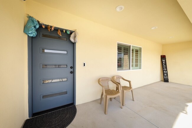 Photo - FOR RENT Fully Remodeled 4 Bed / 3 Bath Ho...