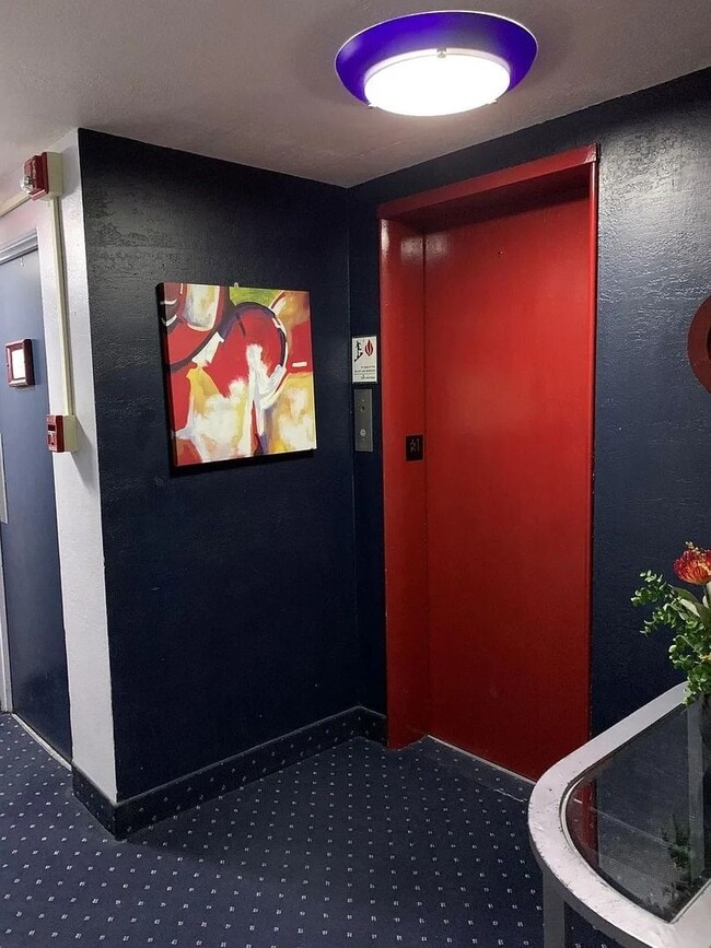 Photo - LOCATION LOCATION! Exceptional opportunity to rent a residence in a prime location in Governors P... Unit 104