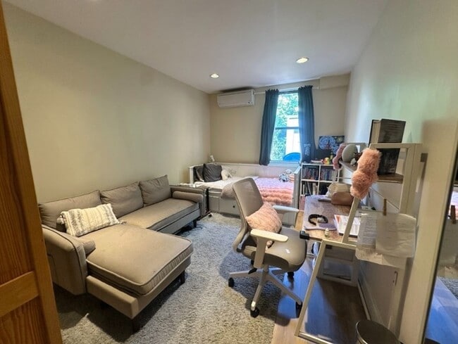 43 Carroll St Unidad Ground Floor