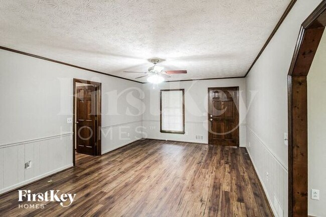 Photo - 2144 Moon Dr SW