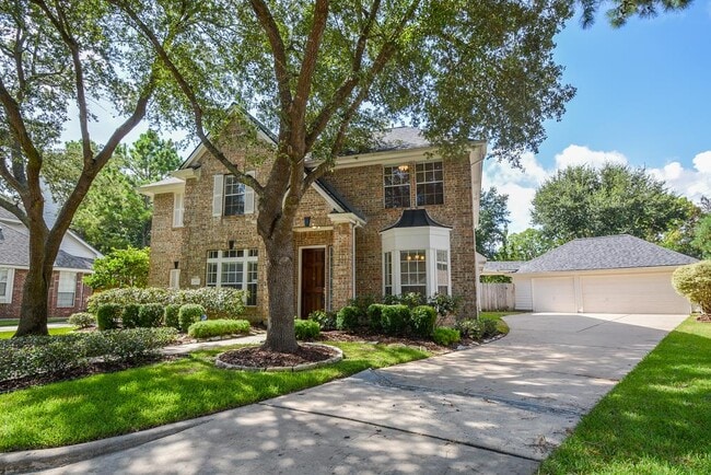 Building Photo - 910 Chinni Ct