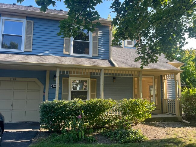 Building Photo - 1404 Queensgreen Cir Rental