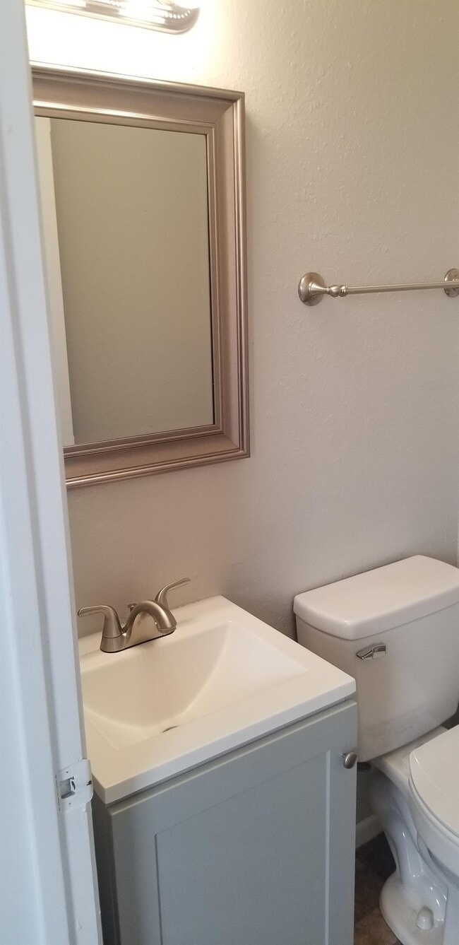 Photo - 1109 Wales Dr