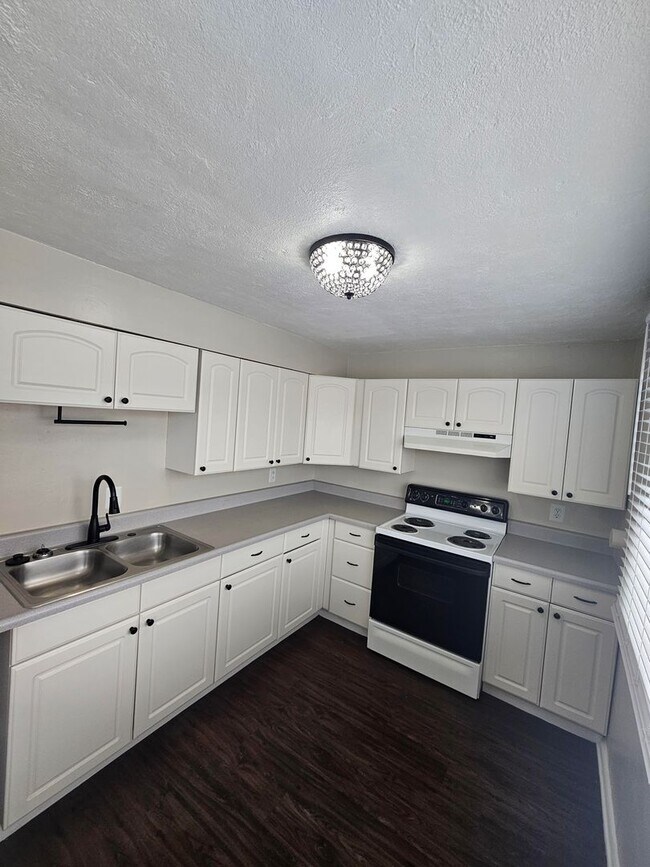 Photo - Peak 1535 on South 8th Street