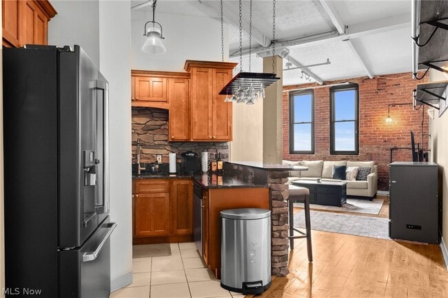 Photo - 1133 W 9th St Unidad 307