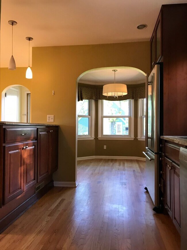 Photo - Comfortable house in prime location near the U of M Stadium!