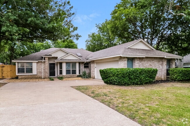 Building Photo - 107 Hollywood Dr Rental