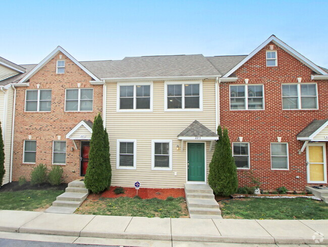 Building Photo - Stunning 3 Bed Rental with Deck & Pond View!